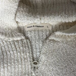 Cream cropped distressed zip Moon&Madison hoodie